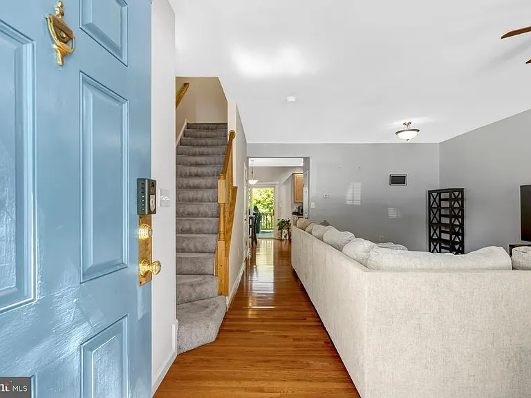 8628 Ellesmere Way — Photo 16