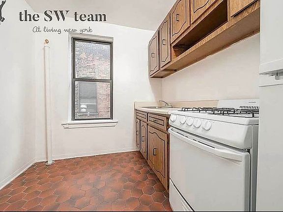 4th image of 510 Amsterdam Ave #6