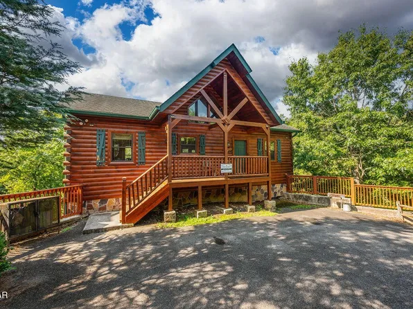 3118 Mountain Grace Ln, Sevierville, TN 37876