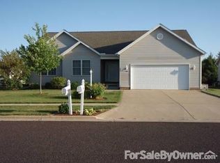 1516 Mackenzie St, Washington, IL 61571