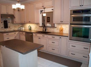 228 Greenview Cir, Greenville, SC 29609