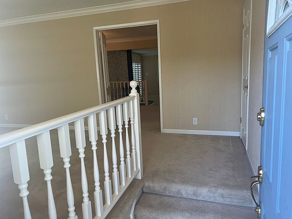 3rd image of 1206 Meadowlark Dr
