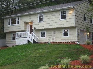 1305 Cutspring Rd, Stratford, CT 06614