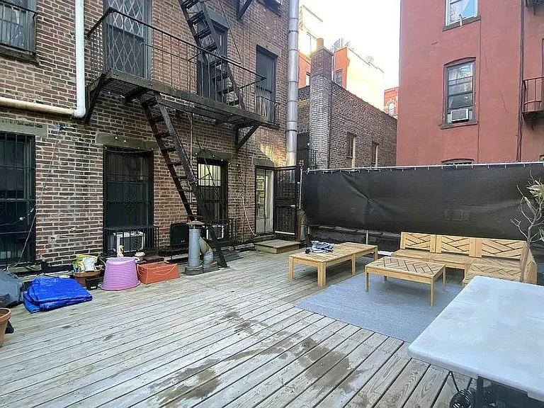 93 Allen St #2 — Photo 1