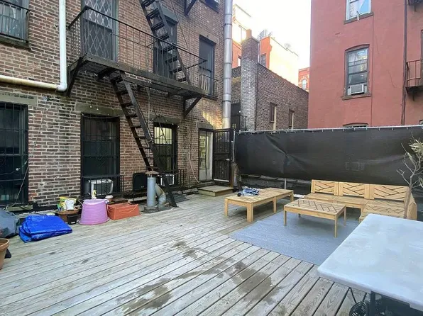 93 Allen Street image 1 of 10