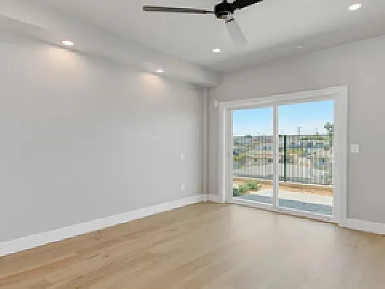 5434 Churchward St #5 — Photo 10