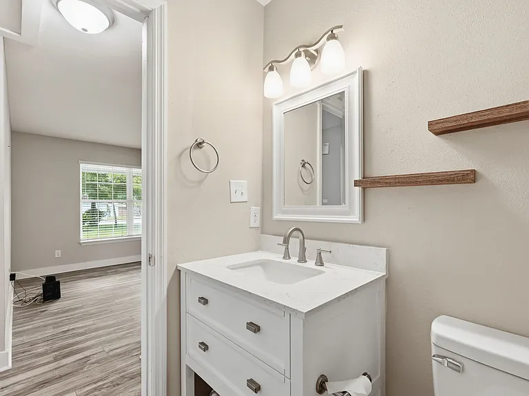 254 E Iris Ln — Photo 30