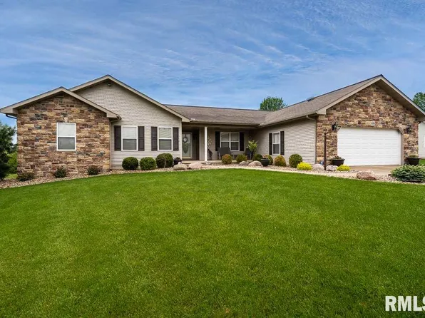 109 Oak Grove Cir, Dahinda, IL 61428