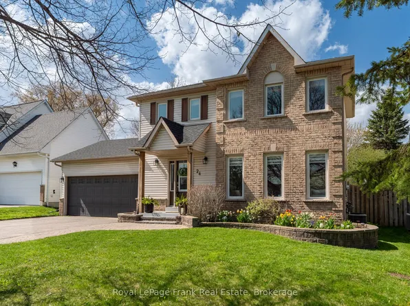24 McGuire Cres, Uxbridge, ON L9P 1G7