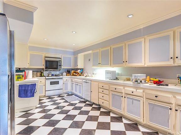 5th image of 225 S Tower Dr Unit 202