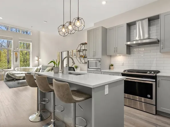 15436 31st Ave #512, Surrey, BC V3Z 1H3