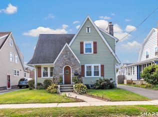 555 Windsor Ave, Stratford, CT 06614