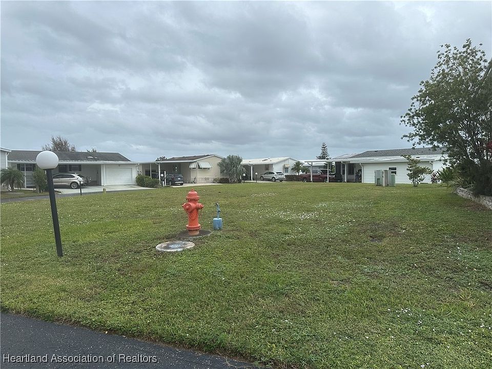 2nd image of 698 Sandwedge Dr