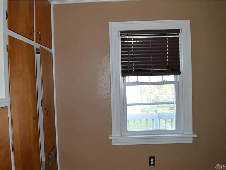 2752 Springmont Ave — Photo 10