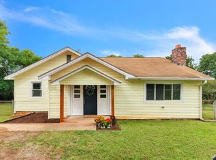 109 Jones St, Pickens, SC 29671