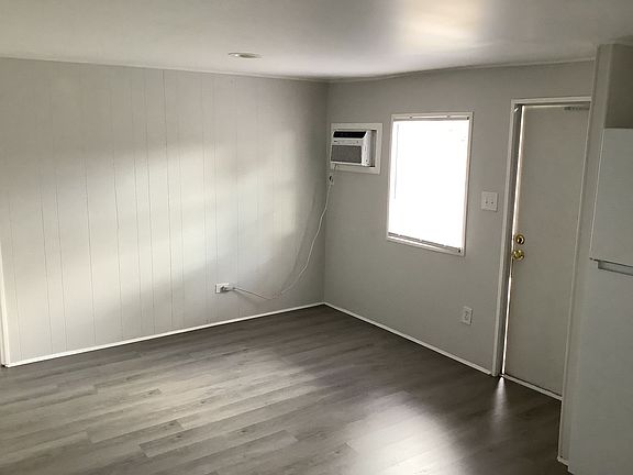 5th image of 1505 Goodyear Ave #10