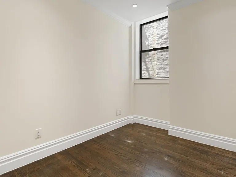 350 E 13th St #3 — Photo 6