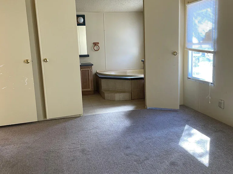807 Katherine Ave — Photo 10