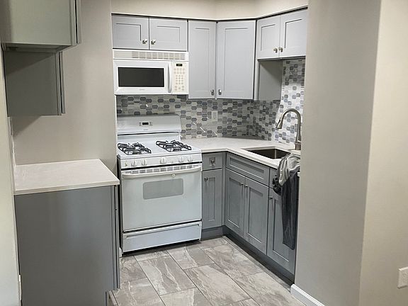 5th image of 635 Willow Way #A