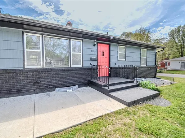 9109 Richards Dr, Raytown, MO 64133