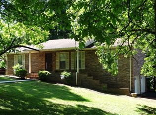 700 Whiteaker Springs Rd, Cookeville, TN 38506