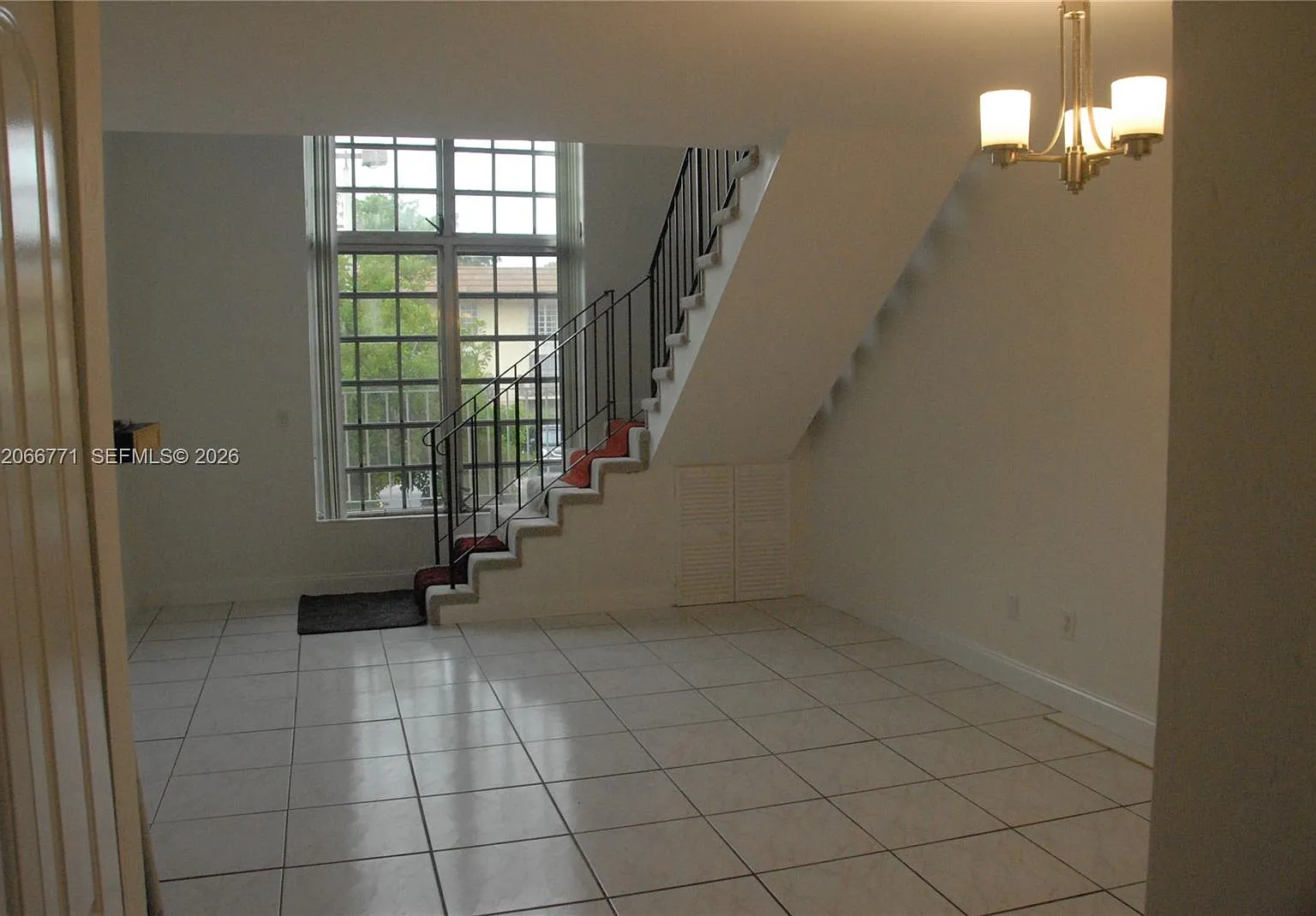 Castle Apts Condo — Photo 1