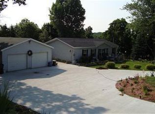 5722 S Leelanau Cir, New Era, MI 49446