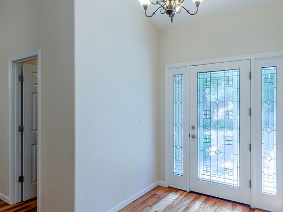 5th image of 112 Buckingham Ct