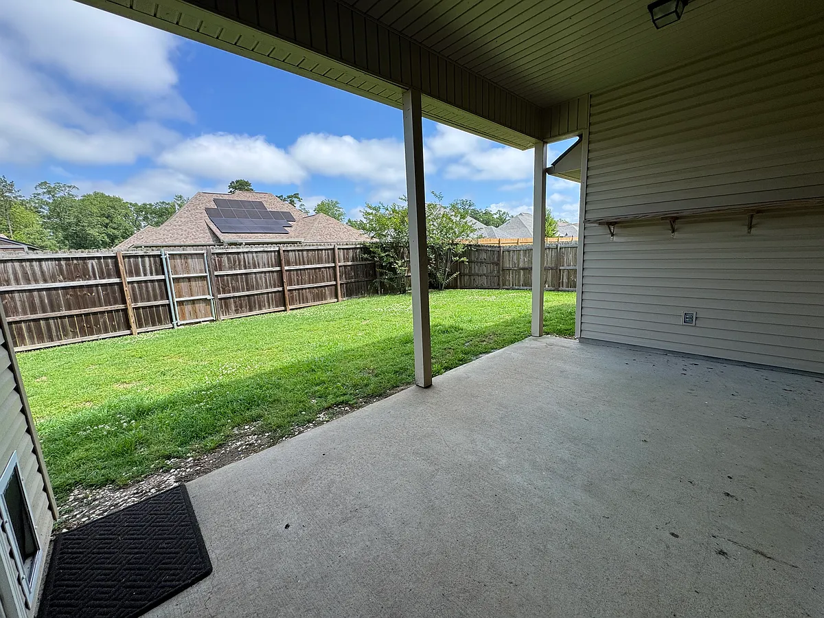 Building Photo - 8859 Cresson Dr
