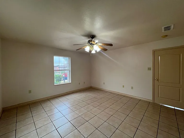 408 Badajoz Ln — Photo 14