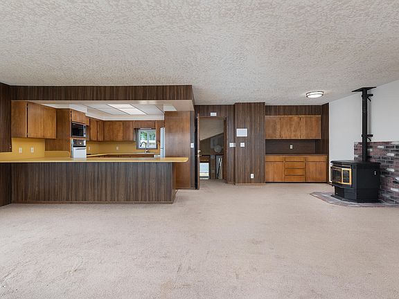 5th image of 605 & 615 SW Coast Ave