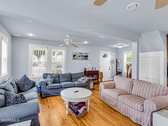 5th image of 306 Ocean Park Ave