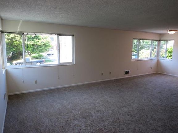 5th image of 2431 NW 63rd St #2431