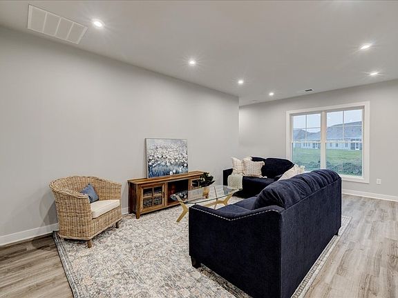 4th image of 2478 Watson Cir