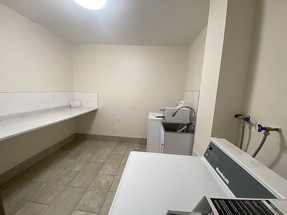 5th image of 22182 Dewdney Trunk Rd #209