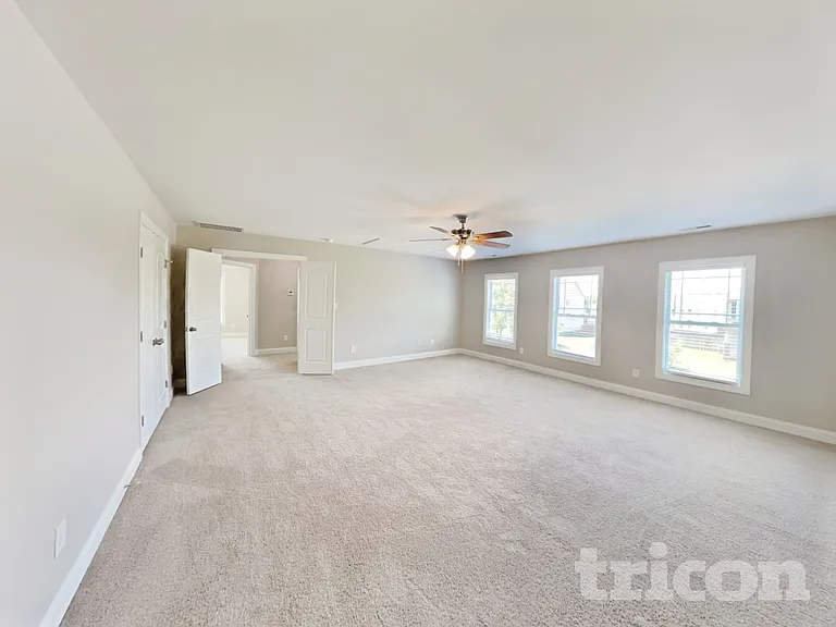 70 Hilldebrant Dr — Photo 14