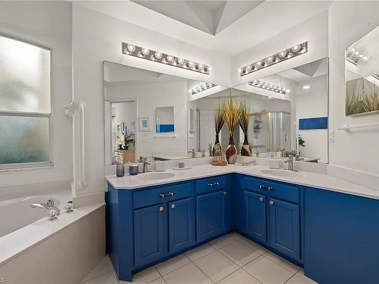 9050 Las Maderas Dr #101 — Photo 10