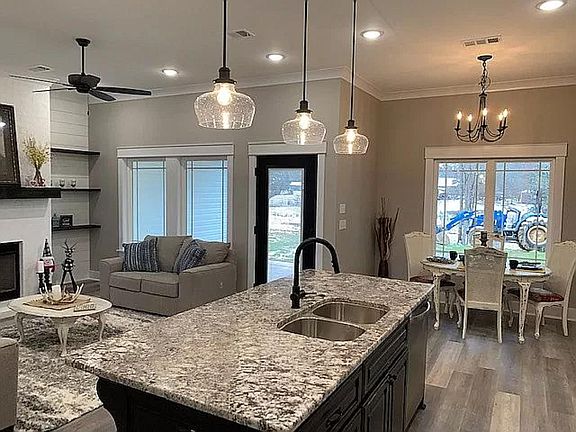 5th image of 155 Paradise Ln