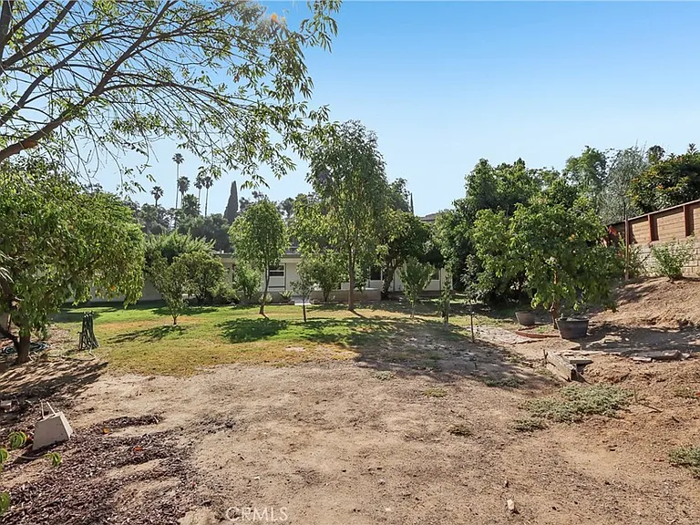 1184 Lyndhurst Dr — Photo 32