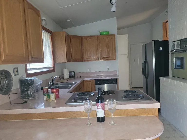2 N Miller St — Photo 4
