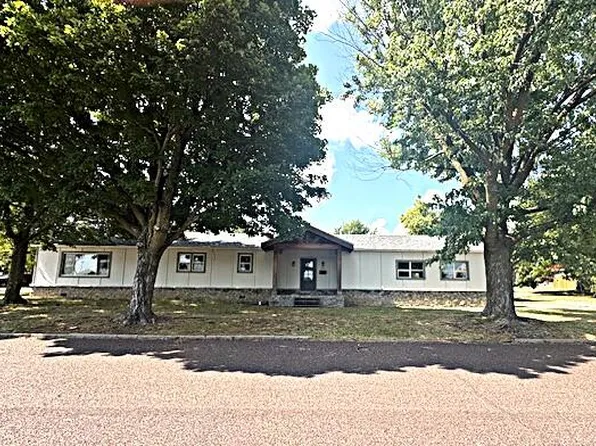 602 E Bond Street, Monett, MO 65708