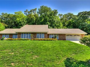15108 NW 72nd St, Parkville, MO 64152