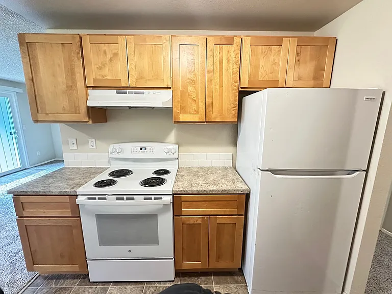 Riverside Manor — Photo 123