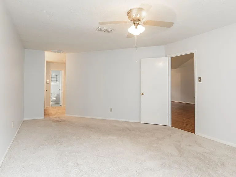 6818 Brockington Dr — Photo 17