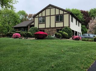 9 Lochview Dr, Windsor, CT 06095