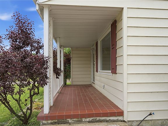 5th image of 910 S Hazelwood Ave