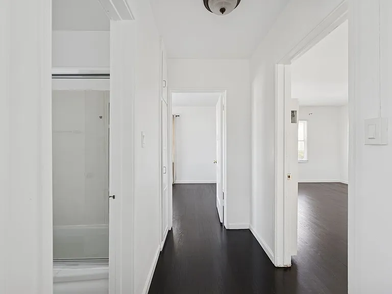 2032 Delaware Ave #2032A — Photo 9