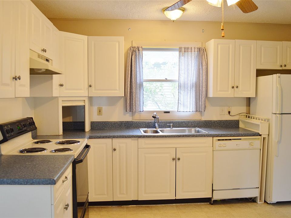 2nd image of 2058 Adelpha Ave