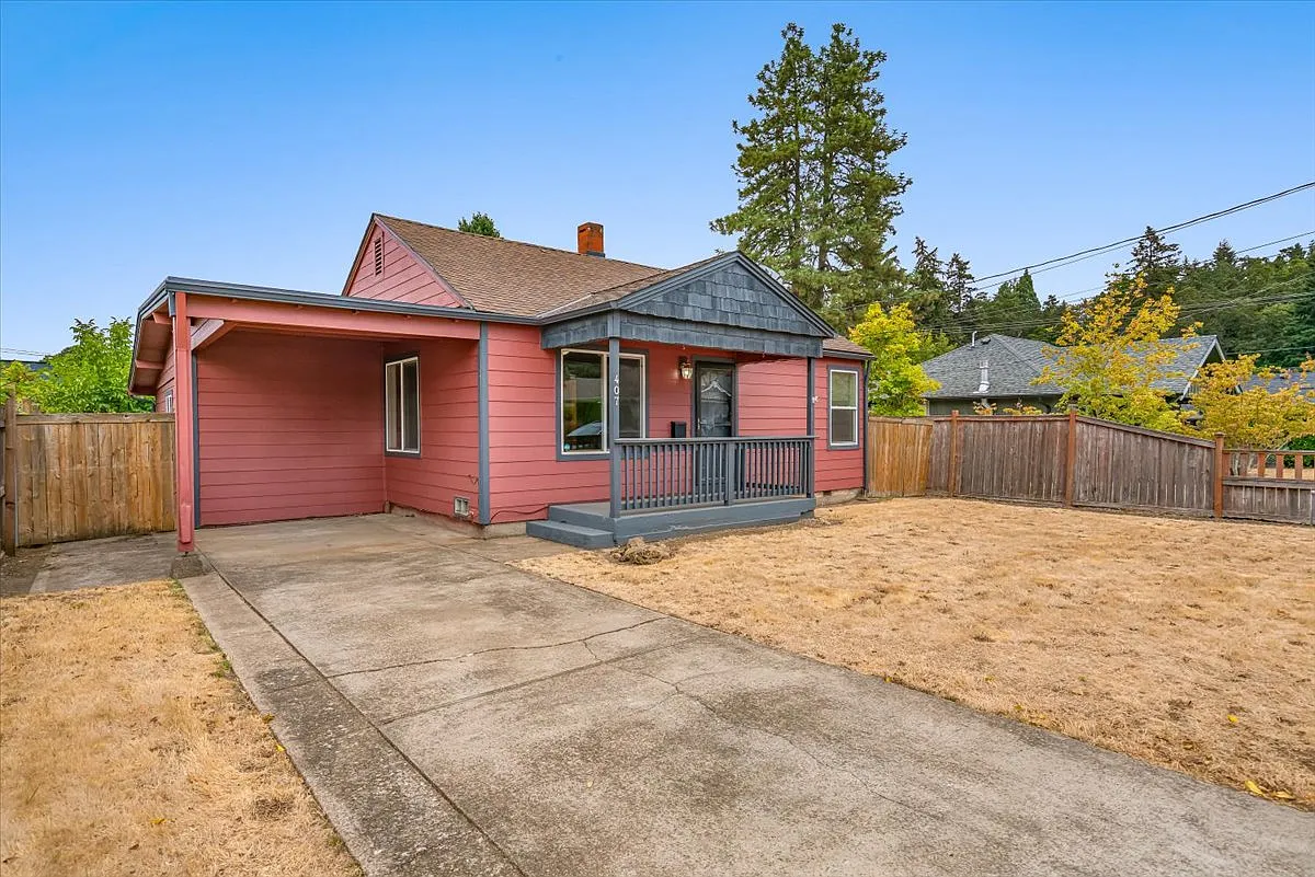 3 bed, $2,200 — Photo 2