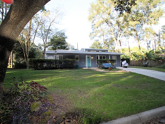 3rd image of 2616 NW 48th Pl